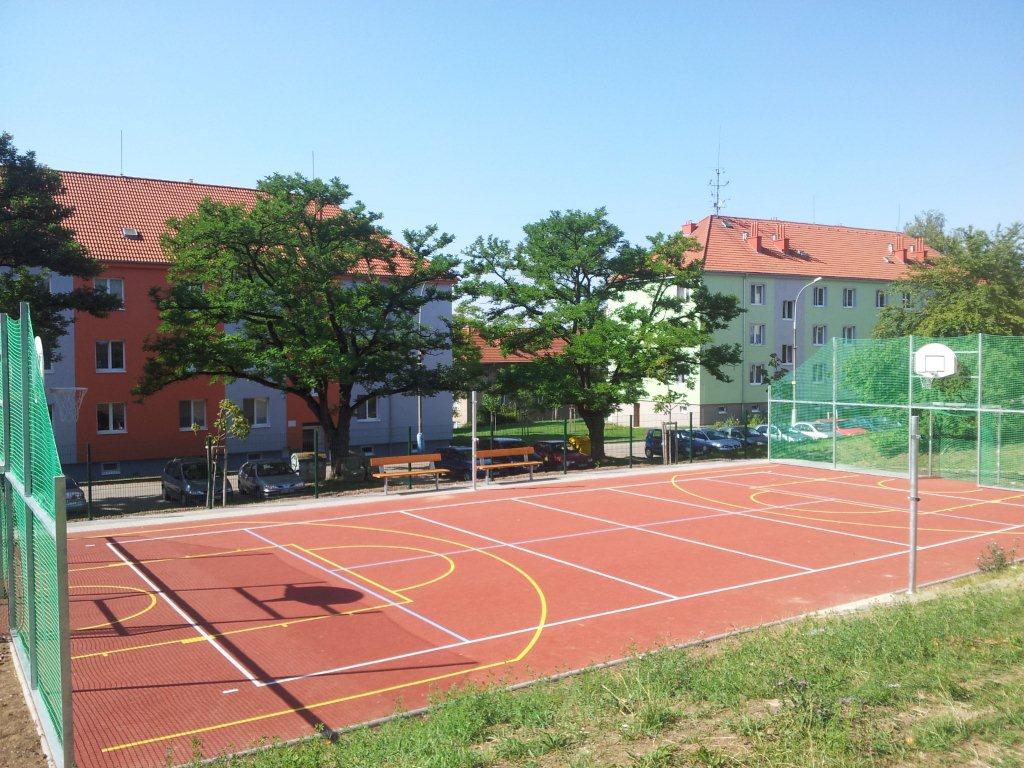 130818 Venkovní hřiště