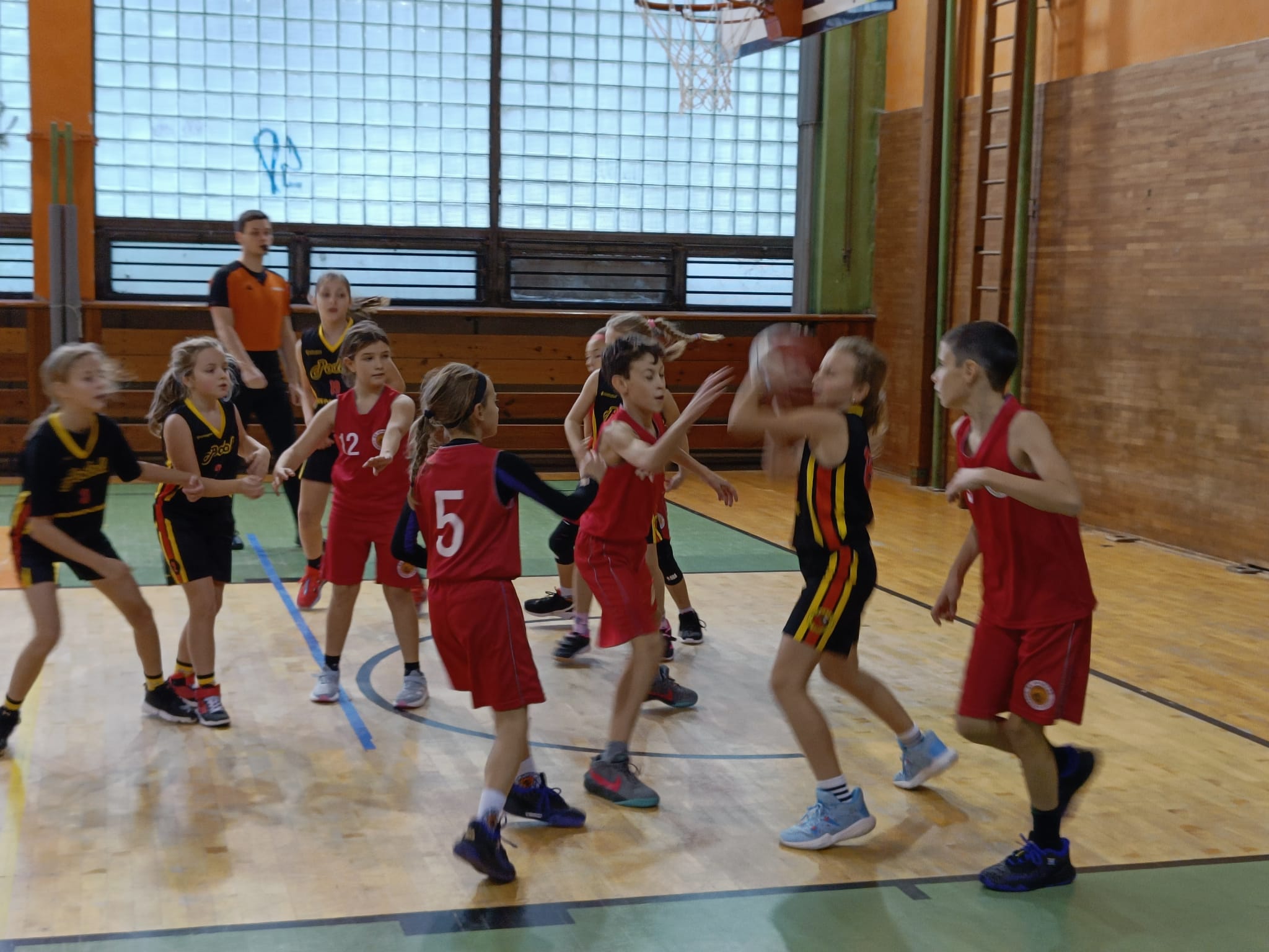 241130 Renocar Podolí, Basket Brno - BK Spartak
