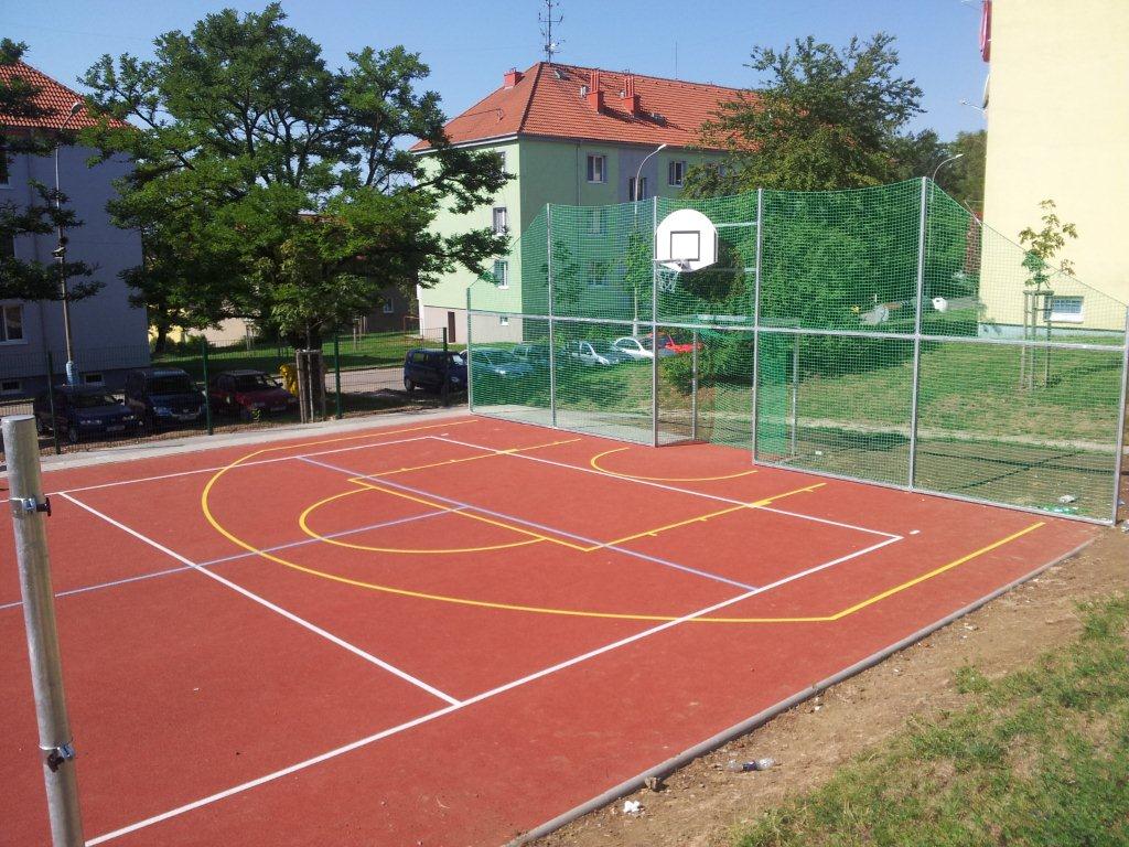 Využijte ideální podmínky na venkovních hřištích